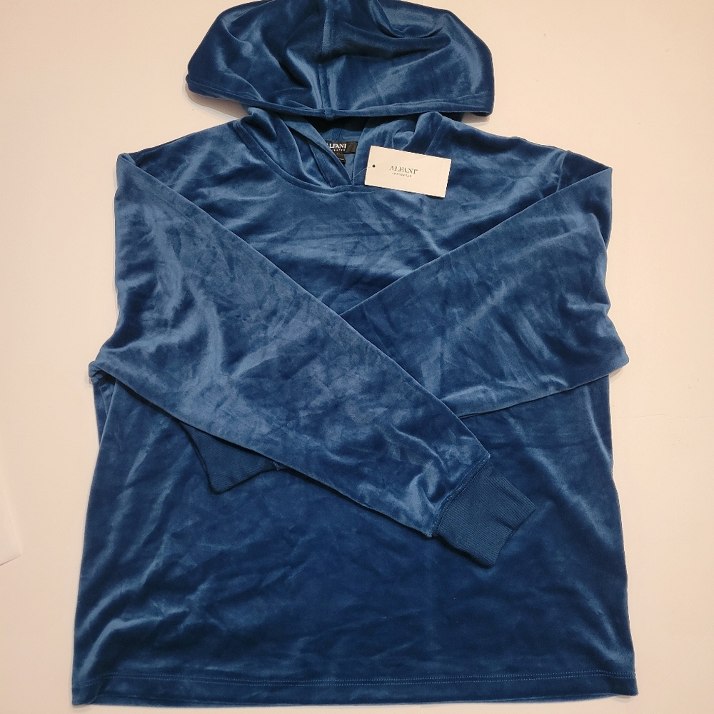 Jenni Women's Long Sleeve Hooded Velour Pajama Top in Sailoress Blue Small
